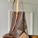 Louis Vuitton Mezzo M47134 Brown